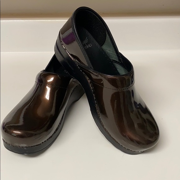 Dansko Shoes - Dansko Clogs